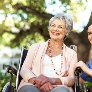 A Guide to Deciding Between Assisted Living and Nursing Homes in Los Angeles